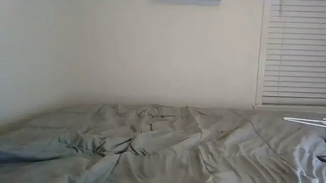 Snapshot of beautylovess chatting on 11-12-25, 12:55 beautylovess online show from 11-12-25, 12:55