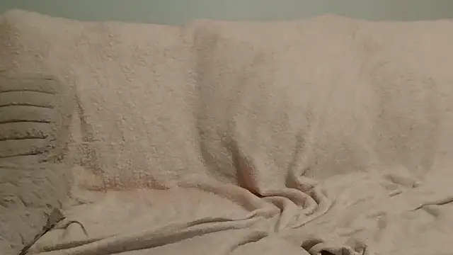 Snapshot of beautylovess chatting on 11-15-25, 03:59 beautylovess online show from 11-15-25, 03:59