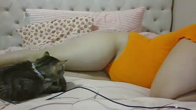 Snapshot of beautylovess chatting on 01-06-26, 06:17 beautylovess online show from 01-06-26, 06:17