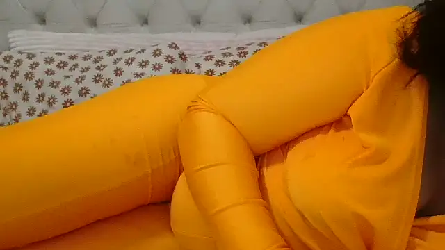 Snapshot of beautylovess chatting on 01-07-26, 05:26 beautylovess online show from 01-07-26, 05:26