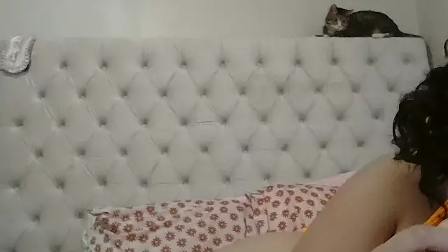 Snapshot of beautylovess chatting on 01-14-26, 05:07 beautylovess online show from 01-14-26, 05:07