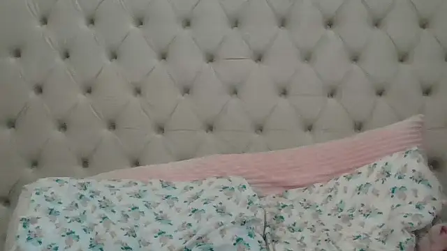 Snapshot of beautylovess chatting on 02-07-26, 10:02 beautylovess online show from 02-07-26, 10:02