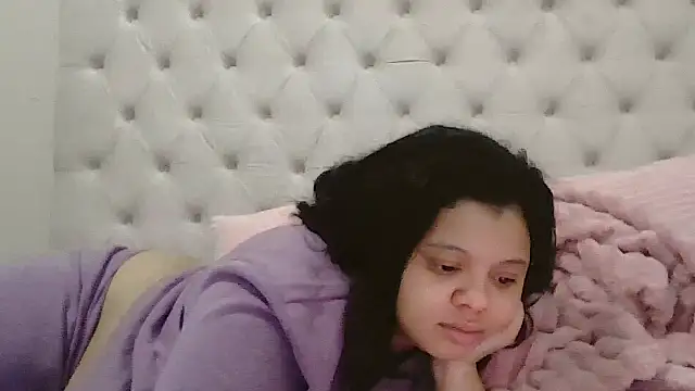 Snapshot of beautylovess chatting on 02-26-26, 11:04 beautylovess online show from 02-26-26, 11:04