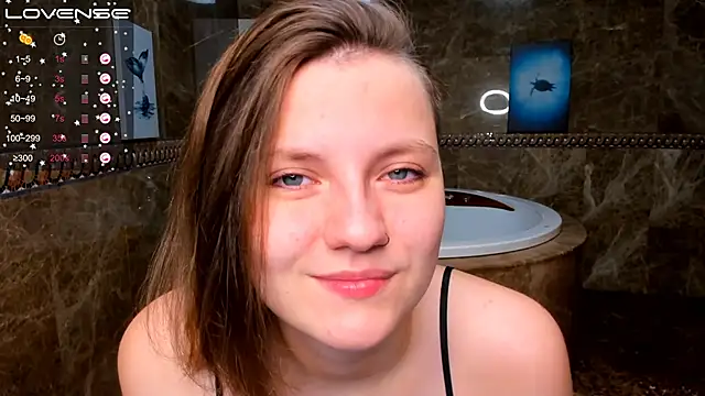 Snapshot of MelindaTin chatting on 10-26-25, 01:44 MelindaTin online show from 10-26-25, 01:44