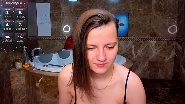 Snapshot of MelindaTin chatting on 02-08-26, 12:03 MelindaTin online show from 02-08-26, 12:03