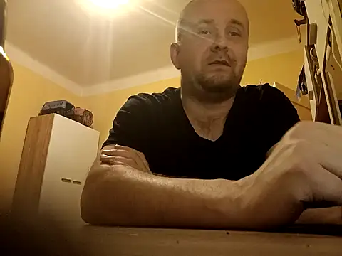 Snapshot of MrWhitePL chatting on 12-27-24, 11:31 MrWhitePL online show from 12-27-24, 11:31