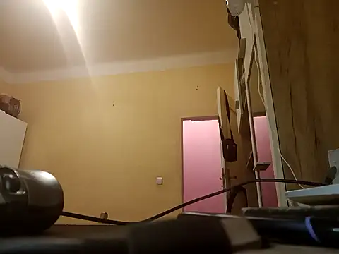 Snapshot of MrWhitePL chatting on 01-31-25, 08:43 MrWhitePL online show from 01-31-25, 08:43