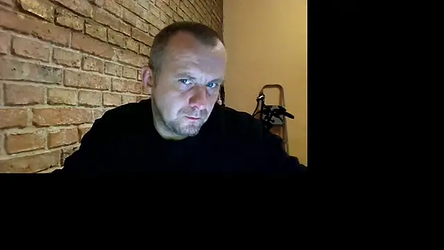 Snapshot of MrWhitePL chatting on 11-03-25, 06:31 MrWhitePL online show from 11-03-25, 06:31