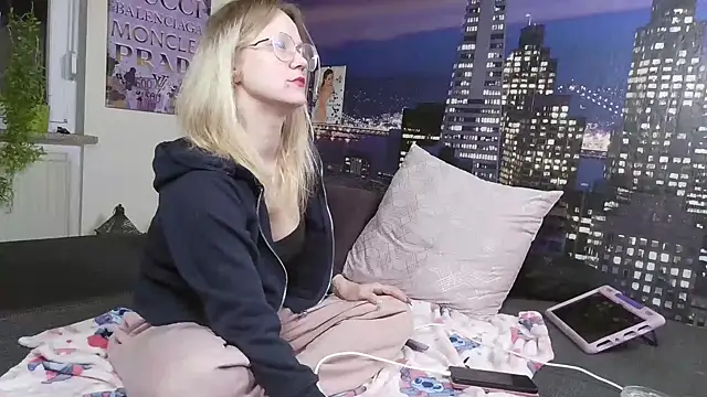 little-leni online show from 01-28-25, 09:08