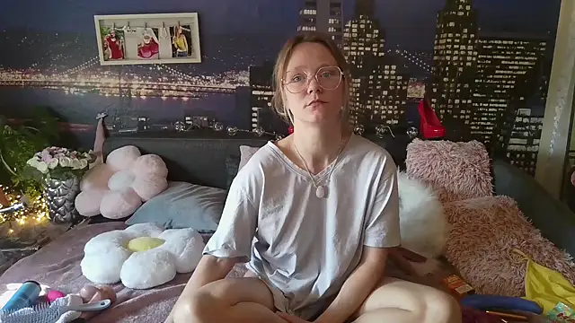 little-leni online show from 03-10-25, 12:15