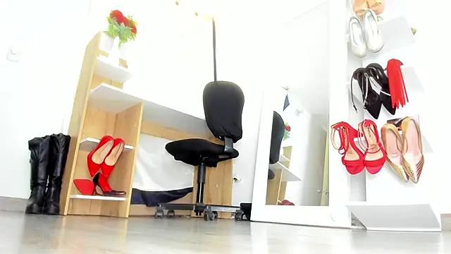 MIss Kendall  online show from 10-08-25, 07:11