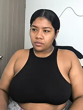 Snapshot of paola091 chatting on 10-21-25, 11:22 paola091 online show from 10-21-25, 11:22