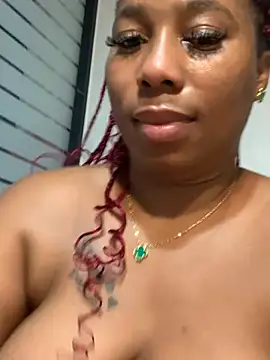 Snapshot of CurvyDesire1 chatting on 02-14-25, 11:53 CurvyDesire1 online show from 02-14-25, 11:53