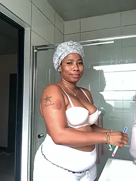 Snapshot of CurvyDesire1 chatting on 03-20-25, 07:47 CurvyDesire1 online show from 03-20-25, 07:47