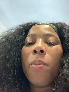 Snapshot of CurvyDesire1 chatting on 09-20-25, 06:47 CurvyDesire1 online show from 09-20-25, 06:47