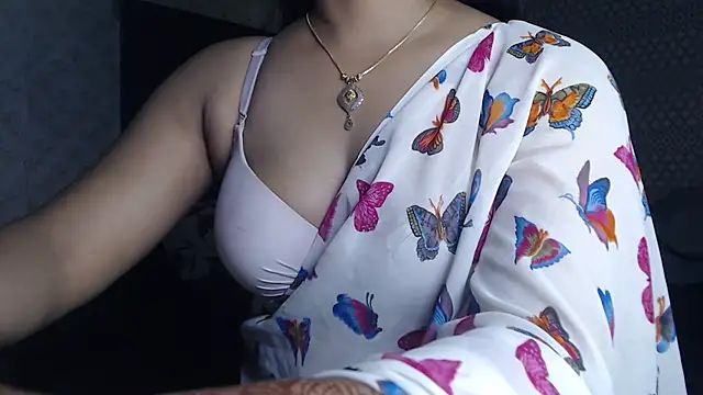 Snapshot of Indian_Anu chatting on 10-12-25, 08:35 Indian Anu online show from 10-12-25, 08:35