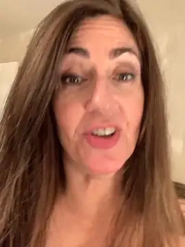 Snapshot of PreciousKittyXO chatting on 01-06-25, 09:22 PreciousKittyXO online show from 01-06-25, 09:22