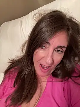 Snapshot of PreciousKittyXO chatting on 01-15-25, 04:00 PreciousKittyXO online show from 01-15-25, 04:00