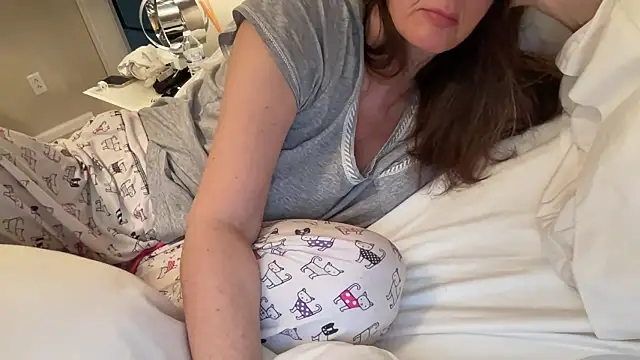 Snapshot of PreciousKittyXO chatting on 02-02-25, 06:53 PreciousKittyXO online show from 02-02-25, 06:53