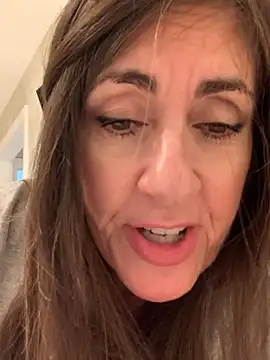 Snapshot of PreciousKittyXO chatting on 02-04-25, 09:10 PreciousKittyXO online show from 02-04-25, 09:10