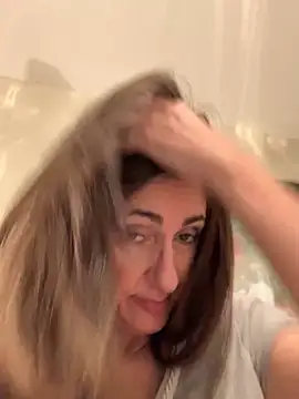 Snapshot of PreciousKittyXO chatting on 02-07-25, 06:24 PreciousKittyXO online show from 02-07-25, 06:24