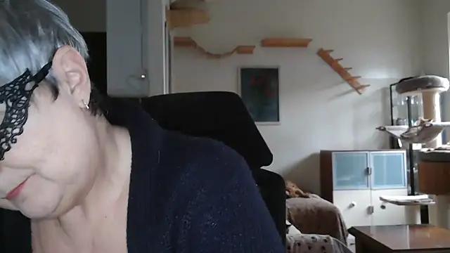 Snapshot of simona60 chatting on 01-26-25, 01:58 simona60 online show from 01-26-25, 01:58