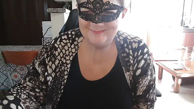 Snapshot of simona60 chatting on 10-25-25, 01:18 simona60 online show from 10-25-25, 01:18