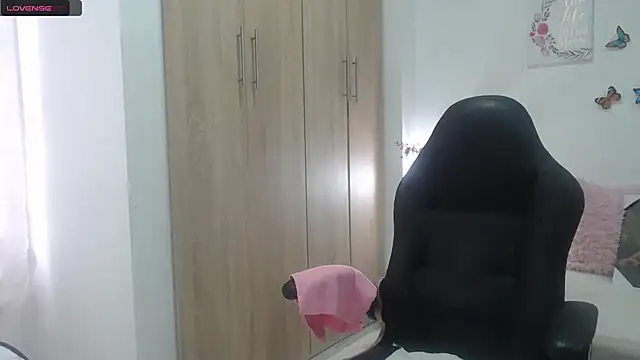 BustyMilf  online show from 02-21-25, 11:55