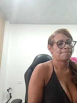 BustyMilf  online show from 11-15-25, 12:23