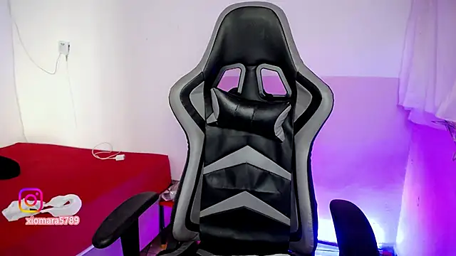 ninatiny online show from 12-27-24, 02:33