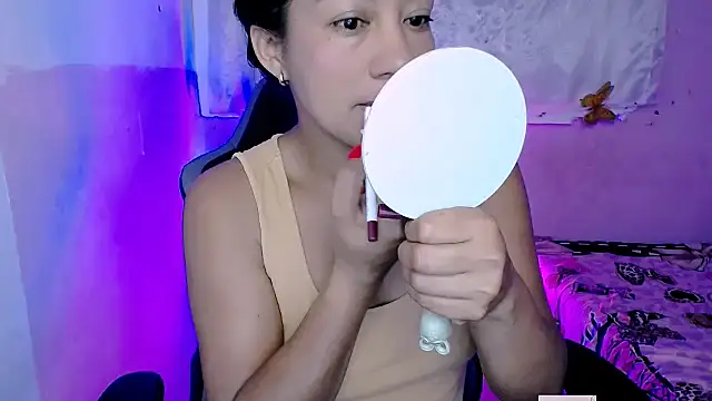 ninatiny online show from 10-29-25, 09:33