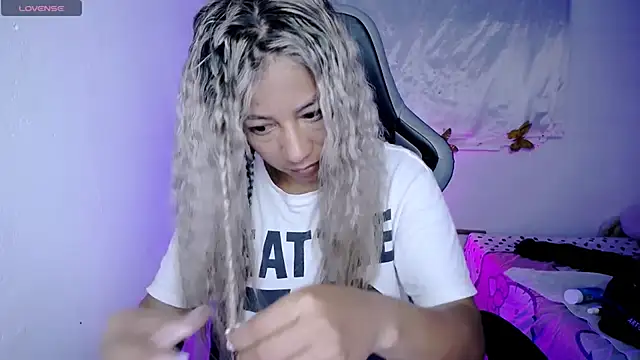 ninatiny online show from 12-05-25, 10:46