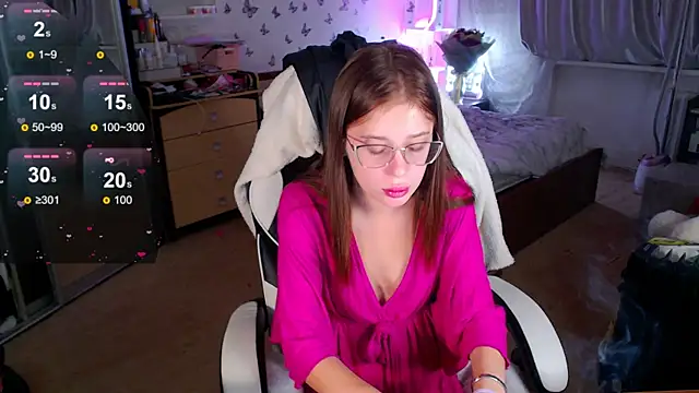 Kira honeyy online show from 10-10-25, 04:33