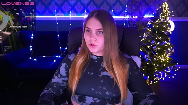 Snapshot of VinnaSky chatting on 12-20-24, 10:43 VinnaSky online show from 12-20-24, 10:43