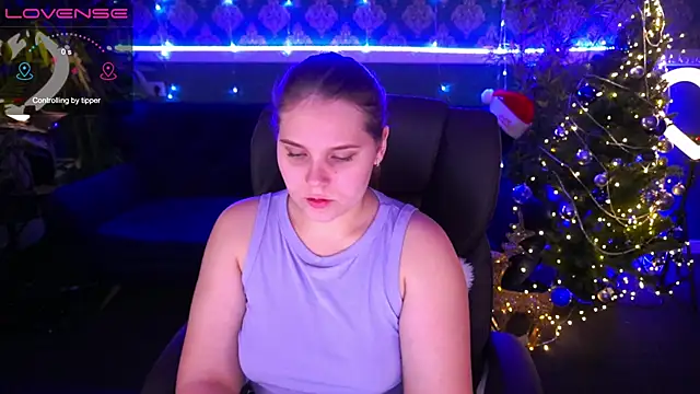 Snapshot of VinnaSky chatting on 12-30-24, 06:42 VinnaSky online show from 12-30-24, 06:42