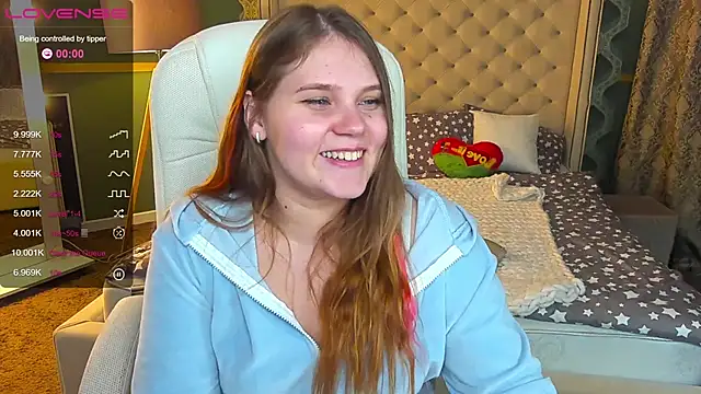 Snapshot of VinnaSky chatting on 01-11-25, 09:36 VinnaSky online show from 01-11-25, 09:36