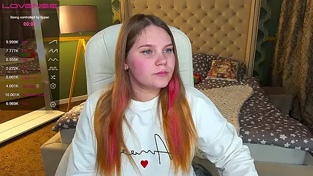 Snapshot of VinnaSky chatting on 01-15-25, 03:43 VinnaSky online show from 01-15-25, 03:43