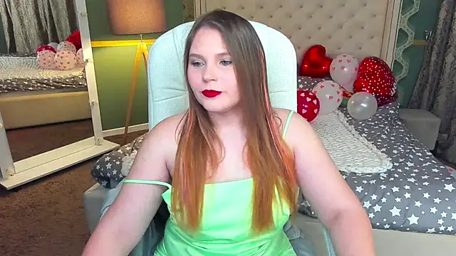 Snapshot of VinnaSky chatting on 02-12-25, 07:56 VinnaSky online show from 02-12-25, 07:56