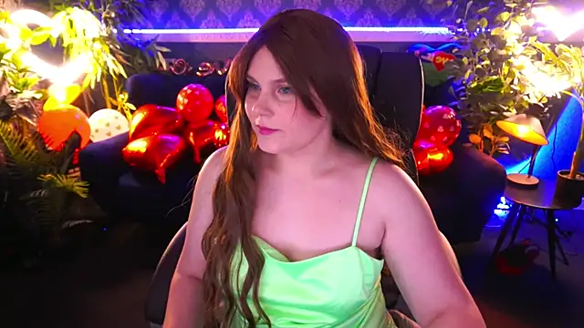 Snapshot of VinnaSky chatting on 02-17-25, 08:04 VinnaSky online show from 02-17-25, 08:04