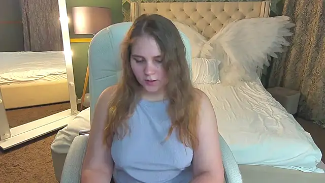 Snapshot of VinnaSky chatting on 03-06-25, 07:54 VinnaSky online show from 03-06-25, 07:54