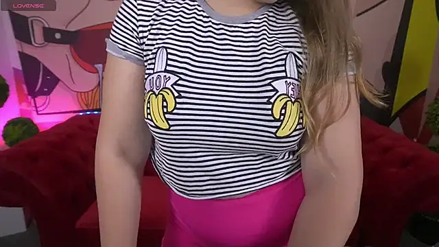 Snapshot of VinnaSky chatting on 10-09-25, 07:50 VinnaSky online show from 10-09-25, 07:50