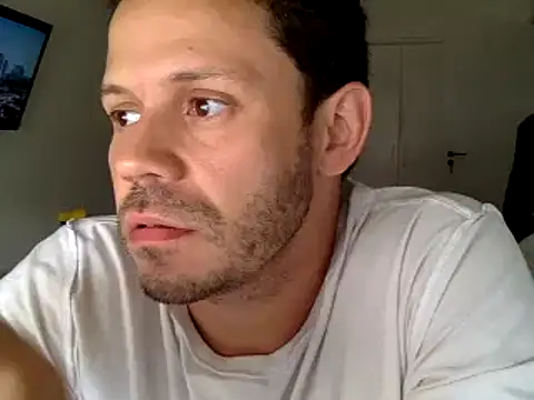 Snapshot of FelipeRiver chatting on 02-04-25, 03:47 FelipeRiver online show from 02-04-25, 03:47