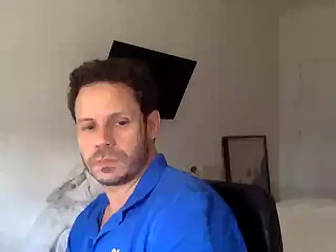 Snapshot of FelipeRiver chatting on 10-01-25, 01:28 FelipeRiver online show from 10-01-25, 01:28