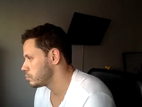 Snapshot of FelipeRiver chatting on 10-11-25, 08:40 FelipeRiver online show from 10-11-25, 08:40