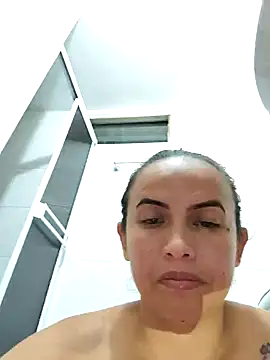 carolina uribe online show from 12-29-24, 04:08