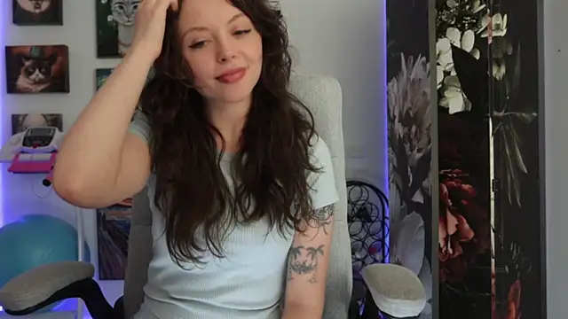 Snapshot of makiyahbelle chatting on 01-05-25, 09:37 makiyahbelle online show from 01-05-25, 09:37