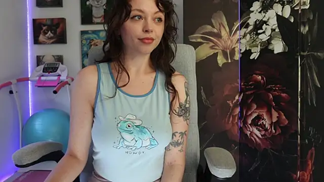 Snapshot of makiyahbelle chatting on 02-11-25, 08:05 makiyahbelle online show from 02-11-25, 08:05