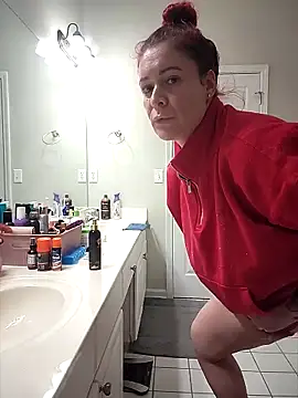 Snapshot of HollyTattoo chatting on 02-12-26, 02:56 HollyTattoo online show from 02-12-26, 02:56