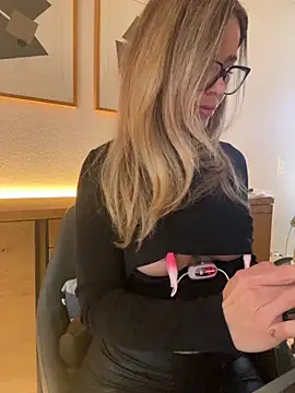 Etwas neugierig online show from 01-15-25, 09:13