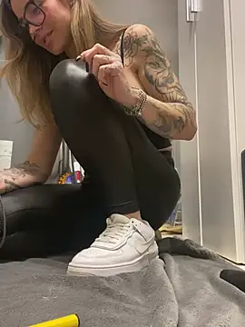 Etwas neugierig online show from 01-28-25, 10:12